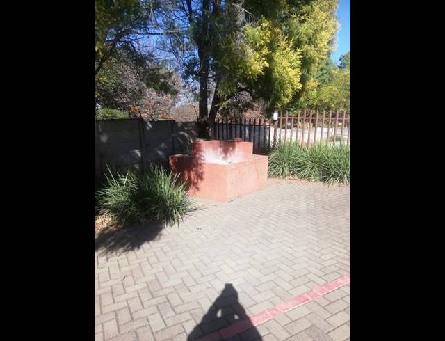 2 BEDROOM FLAT FOR SALE IN SUNNYRIDGE
